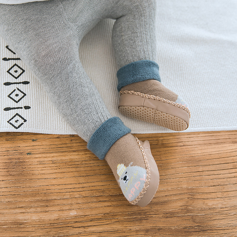 Șosete de podea pentru copii, cu talpă groasă și moale, anti-derapante cu puncte, lungime până la gambă, model desene animate, bumbac 95%+