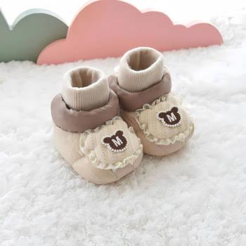 Baba téli zokni-cipő, uniszex, felső része vászonból, vastagított, csúszásmentes, 6–12 hónapos korosztálynak