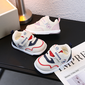 Kisgyermekeknek szánt cipő háló felsőrésszel, Velcro-zárás, csúszásmentes és kopásálló talppal, alacsony bokával, tavasz–ősz, rajzfilm stílus