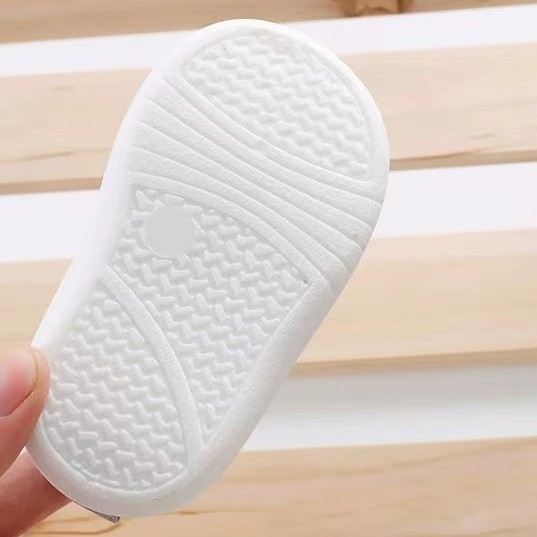 Baba- és totyogócipő: lélegző, puha talpú, felső rész fly-knit hálószövetből, csúszásmentes, 12–36 hónapos korosztály