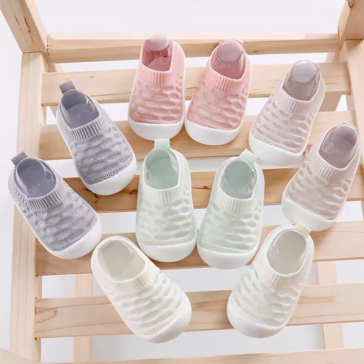 Baba- és totyogócipő: lélegző, puha talpú, felső rész fly-knit hálószövetből, csúszásmentes, 12–36 hónapos korosztály