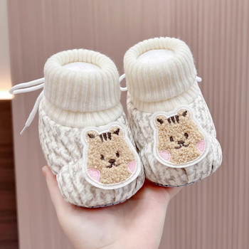 Kisgyermek téli cipő pamut felsőréteggel, vastag meleg bélés, csúszásmentes talp, hátul kötős zár