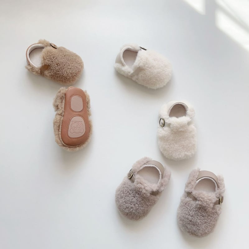 Kūdikių bateliai – (žieminiai bateliai su pūkuotu vidumi, Velcro užsegimas, neslystantis padas, amžius 12–36 mėn, Korėjos stilius)