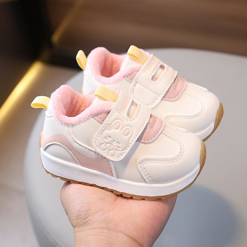 Mažyliams batai – Velcro užtrauktukas, viršutinė dalis iš sintetinio odos, gumos padas, karikatūrų raštas, amžius 12–36 mėnesiai