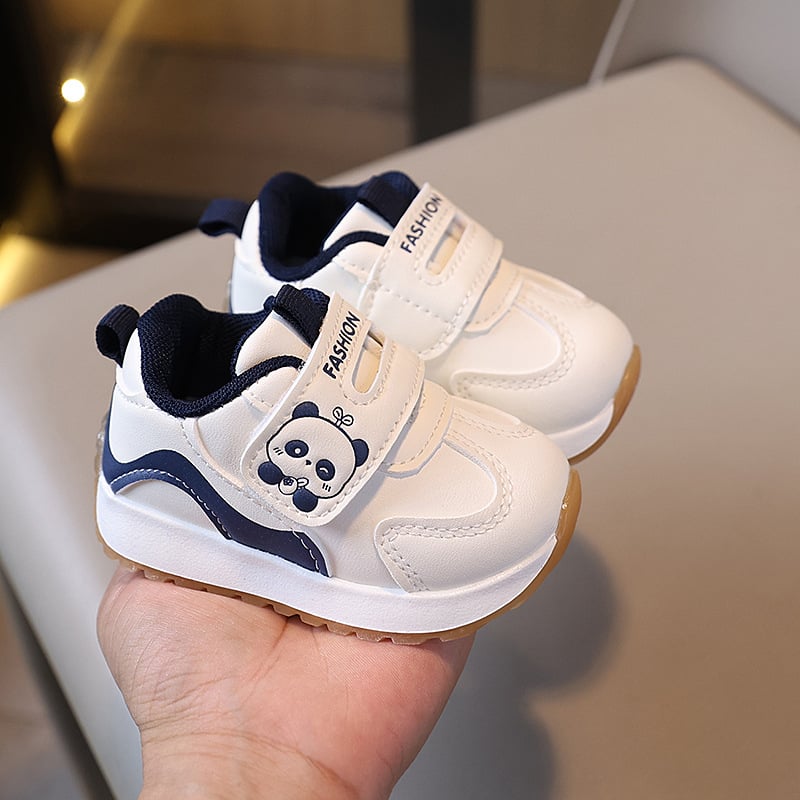 Mažyliams batai – Velcro užtrauktukas, viršutinė dalis iš sintetinio odos, gumos padas, karikatūrų raštas, amžius 12–36 mėnesiai