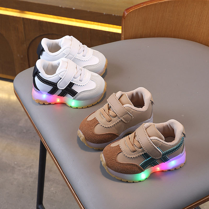 Mažylių bateliai – Animacinis raštas, Viršutinė dalis: sintetinis oda, Užsegimas: Velcro, Žemas profilis, Vieno sluoksnio padas