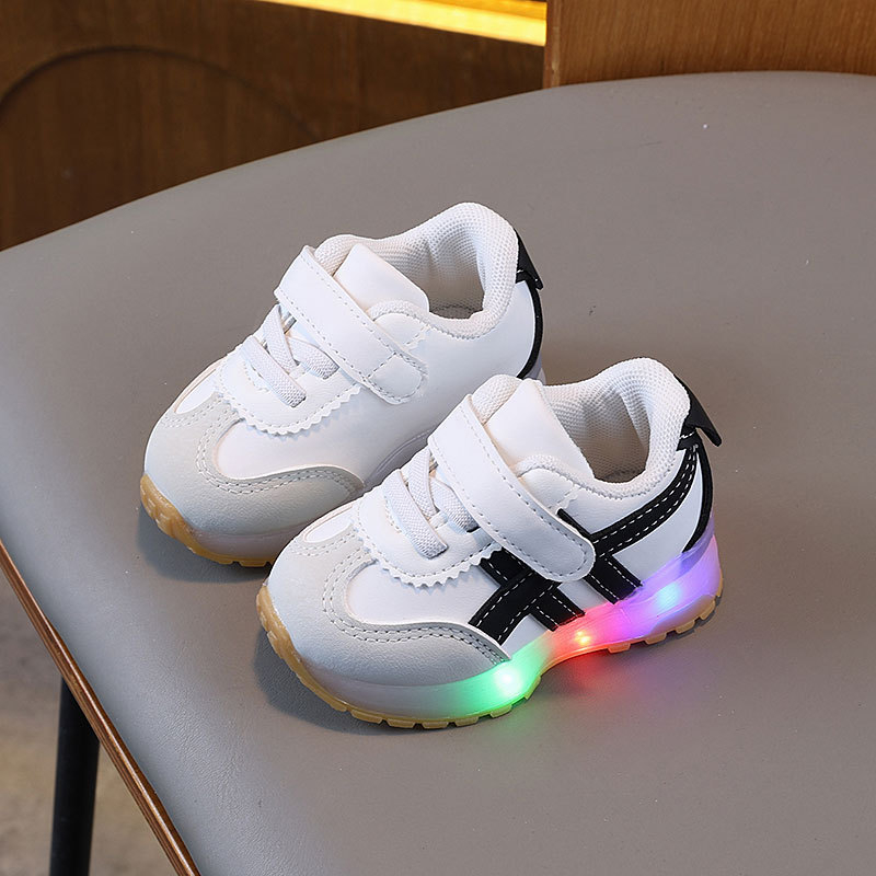 Mažylių bateliai – Animacinis raštas, Viršutinė dalis: sintetinis oda, Užsegimas: Velcro, Žemas profilis, Vieno sluoksnio padas