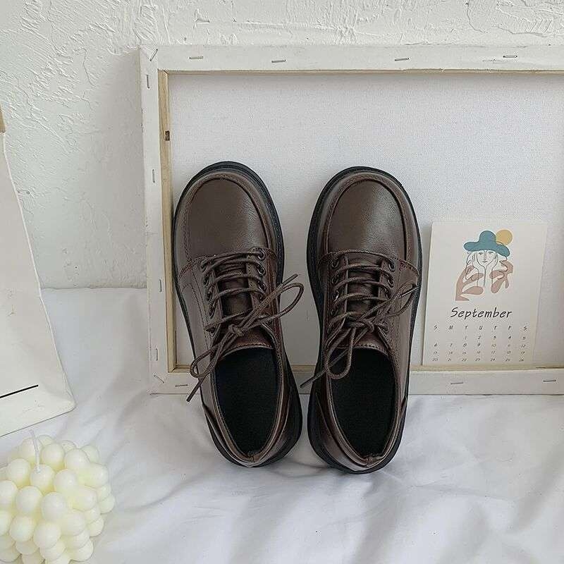 Ženske ravne cipele s okruglim nosom, PU gornji dio, vintage brogue stil, supervisoki pet iznad 8 cm, gumena potplata