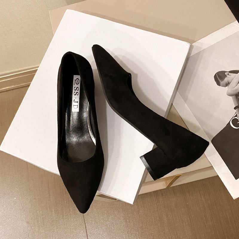 Női lapos cipő — PU felsőrész, alacsony macska sarkú (<3 cm), gumi talp, PU talpbetét