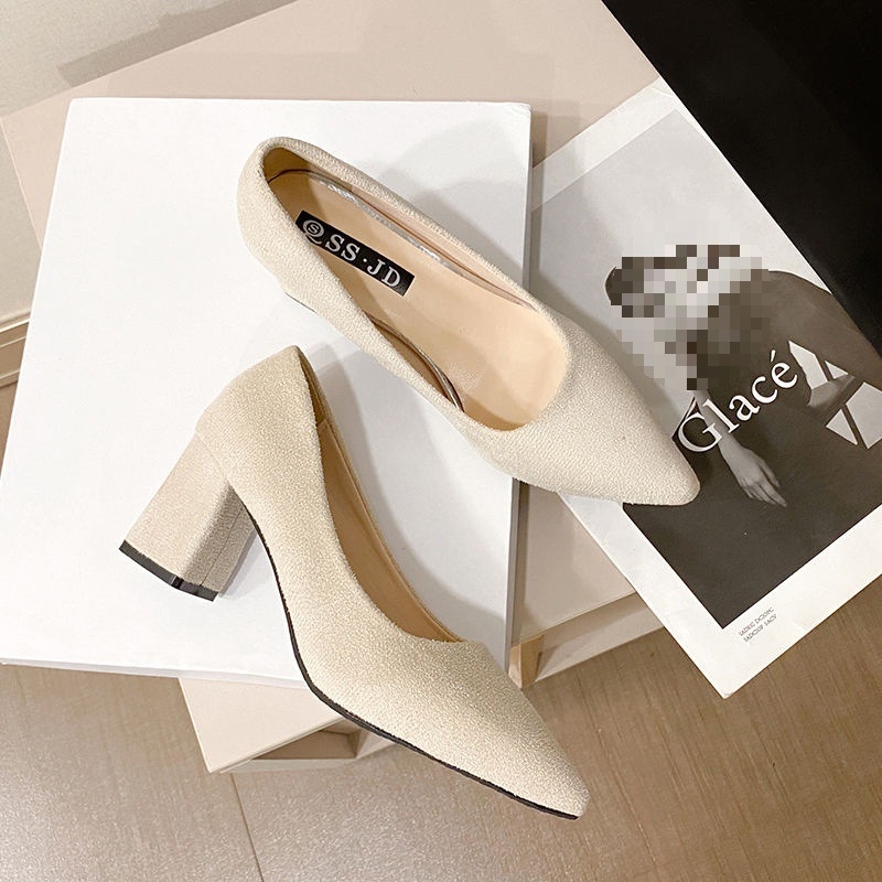 Női lapos cipő — PU felsőrész, alacsony macska sarkú (<3 cm), gumi talp, PU talpbetét