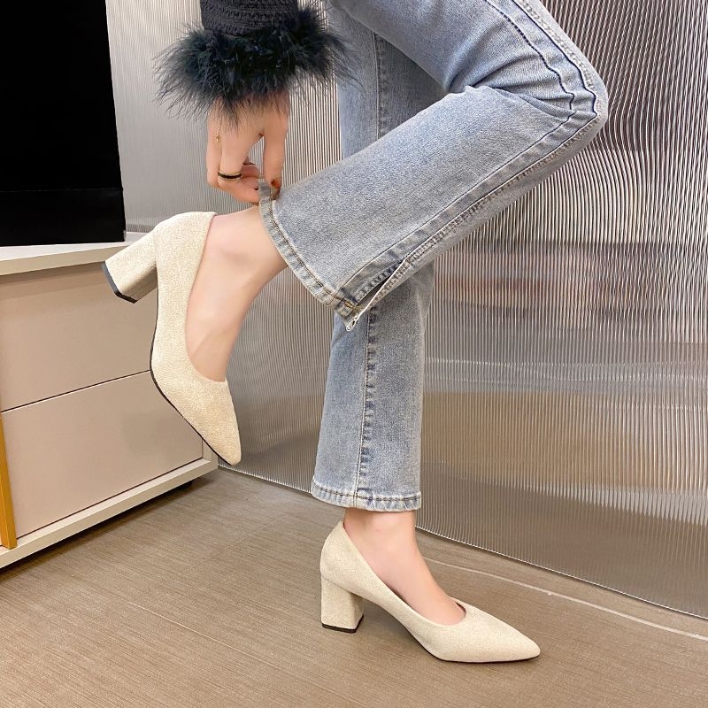 Női lapos cipő — PU felsőrész, alacsony macska sarkú (<3 cm), gumi talp, PU talpbetét