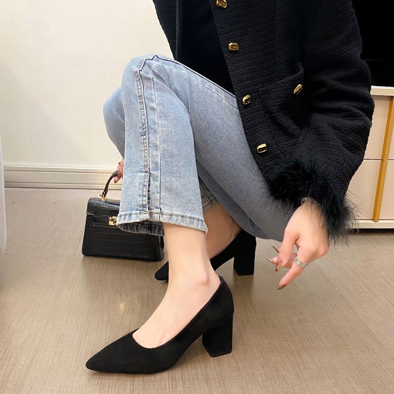 Női lapos cipő — PU felsőrész, alacsony macska sarkú (<3 cm), gumi talp, PU talpbetét