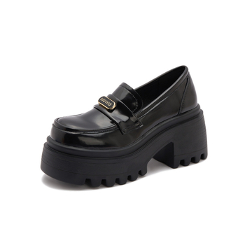 Loafers s okrúhlym nosom, vrchná časť z hovädzej kože, masívny podpätok, výška podpätku nad 8 cm