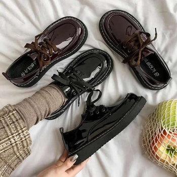 Mary Jane cipő kerek orral, PU felsőrész, 8 cm-nél magasabb sarok, gumi talp, fűzős zárás