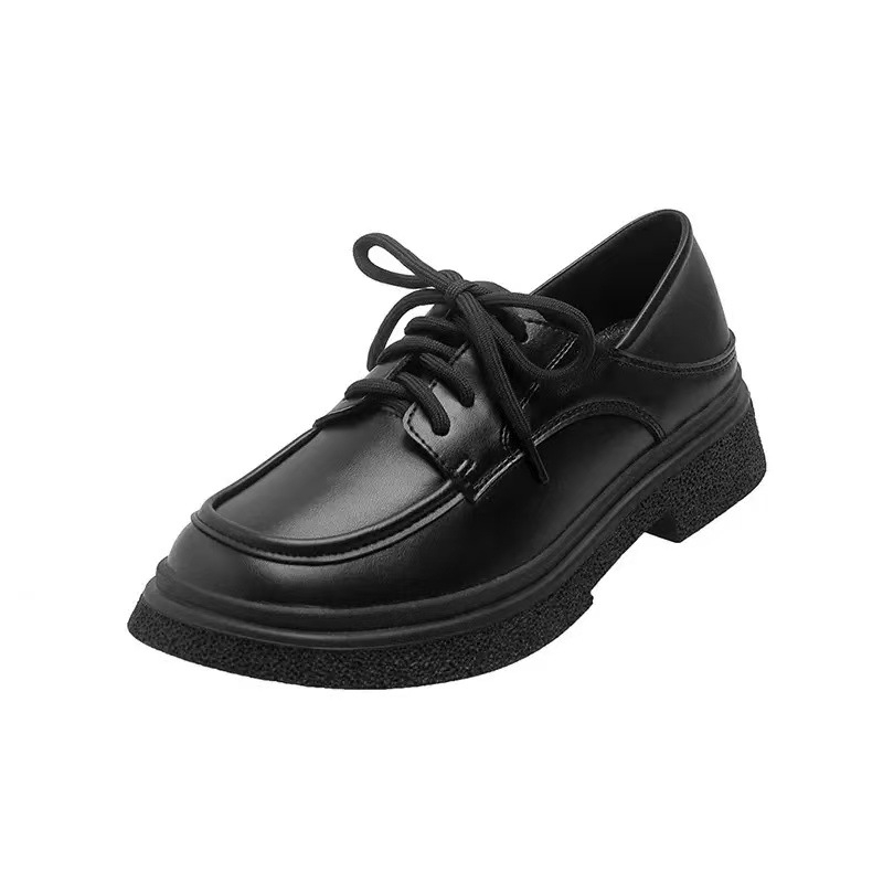 Női bőrlófer brit stílusban, vastag sarok 3–5 cm, gumitalp, belső talp báránybőr