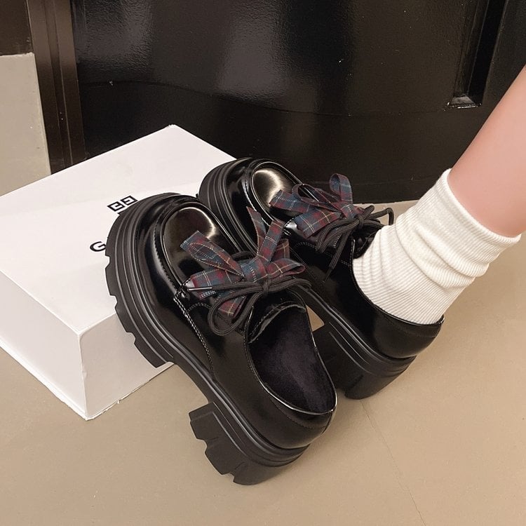 Ženske loaferice s mašnicom, okrugli vrh, peta 6–8 cm, kožni gornji dio, gumeni potplat
