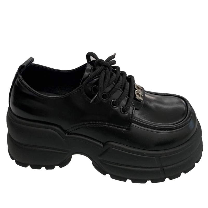 Loafers s okruglim nosom, mikrovlakneni gornji dio, 3–5 cm peta, gumirani đon, niski gornji dio