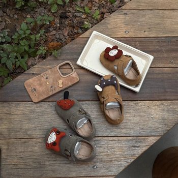 Detské sandále v Birkenstock štýle s Velcro zapínaním, vrchný materiál z hovädzej split kože, gumová podrážka, PU stielka, pre batoľatá 1–3 roky