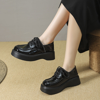 Loafery s šnúrkami z mikrovlákna, zaoblená špička, gumová podrážka, platforma 3–5 cm, preppy casual štýl