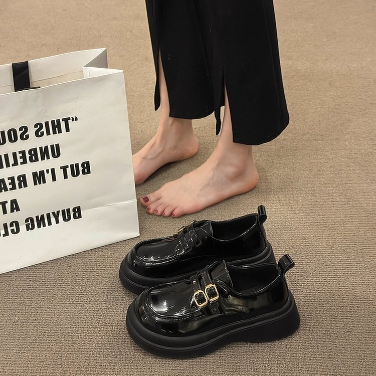 Loafers z mikrovlákna, zaokrivený nos, gumová podrážka, stredná výška päty 3-5 cm