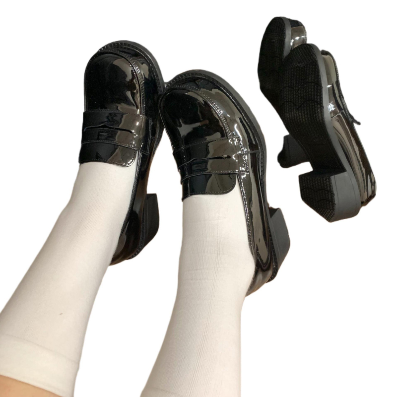 Loafersice s okruglim vrhom, gornji dio od prvog sloja teleće kože, debeli pet 6–8 cm, TPU potplat