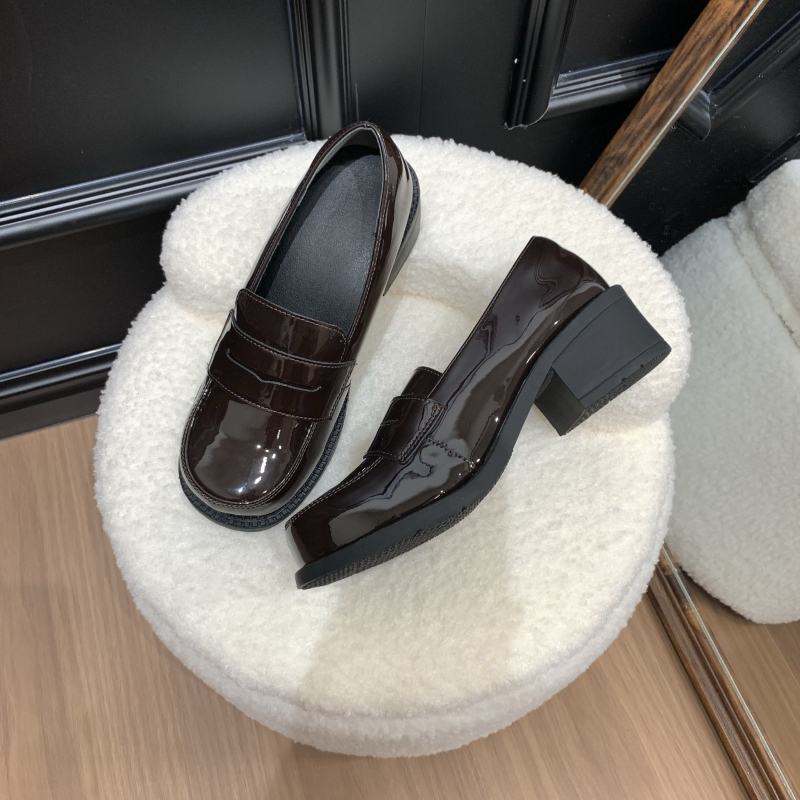 Loafersice s okruglim vrhom, gornji dio od prvog sloja teleće kože, debeli pet 6–8 cm, TPU potplat