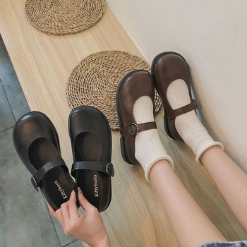 Mary Jane topánky, PU vrchná časť, okrúhla špička, zapínanie na pracku, výška podpätku 3–6 cm