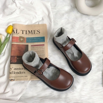 Mary Jane topánky, PU vrchná časť, okrúhla špička, zapínanie na pracku, výška podpätku 3–6 cm