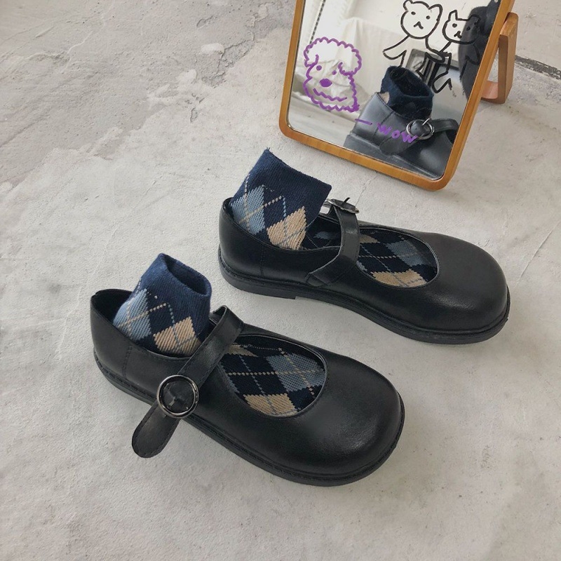 Mary Jane topánky, PU vrchná časť, okrúhla špička, zapínanie na pracku, výška podpätku 3–6 cm