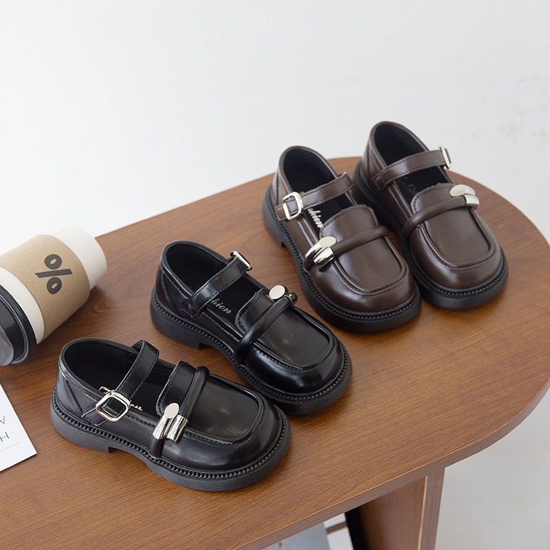 Dječje tenisice za djevojčice — Gornji dio: Super Fiber, Oka: Guma, Zatvaranje na Velcro, Niski vrh, Za uzrast 4–12 godina, Korejski stil, Sezone: proljeće-ljeto-jesen 2025