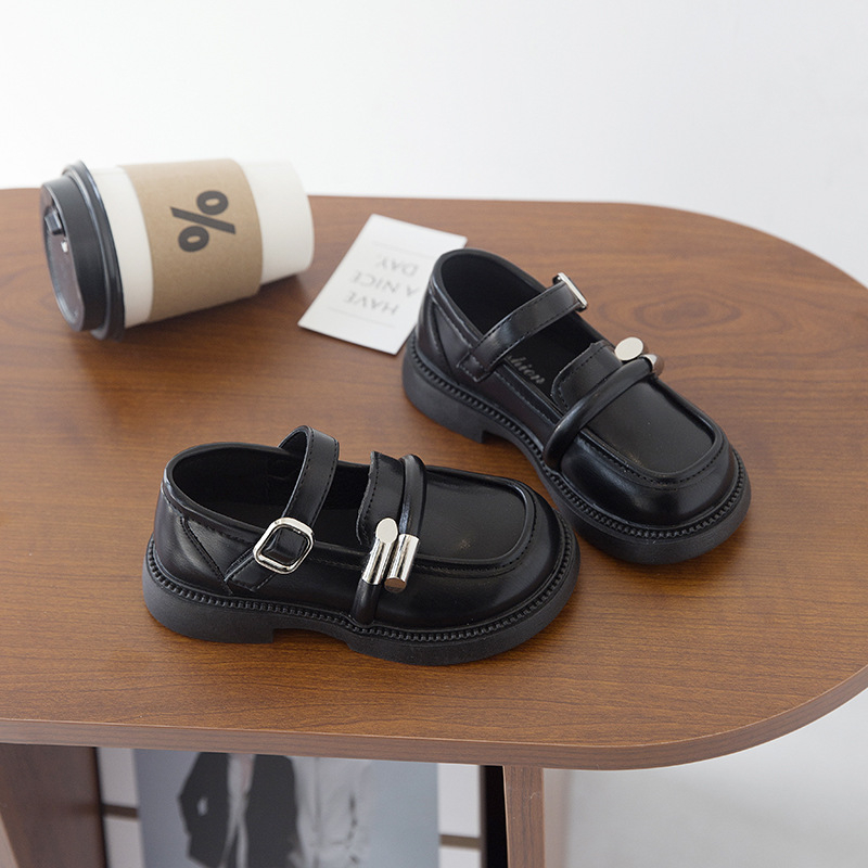 Dječje tenisice za djevojčice — Gornji dio: Super Fiber, Oka: Guma, Zatvaranje na Velcro, Niski vrh, Za uzrast 4–12 godina, Korejski stil, Sezone: proljeće-ljeto-jesen 2025