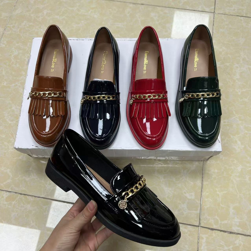 Ženske loaferice s okruglim vrhom, gornji dio od mikrovlakna, niski potpetica 1–3 cm, preppy stil