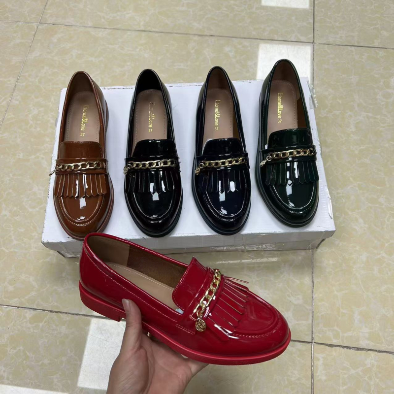 Ženske loaferice s okruglim vrhom, gornji dio od mikrovlakna, niski potpetica 1–3 cm, preppy stil