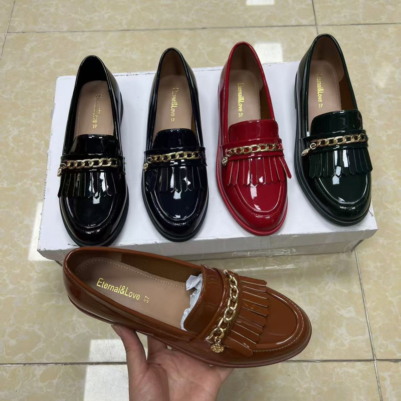 Ženske loaferice s okruglim vrhom, gornji dio od mikrovlakna, niski potpetica 1–3 cm, preppy stil