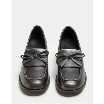 Loafers s okruglim vrhom, niskim gornjim dijelom, srednje visokim petom (3-5 cm), gumeni đon, gornji materijal super fiber