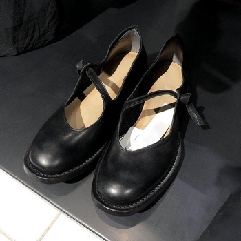 Mary Jane loaferi s okruglim vrhom, gornji dio od ovčje kože, niski potplat, jednobojni uzorak, studentski stil