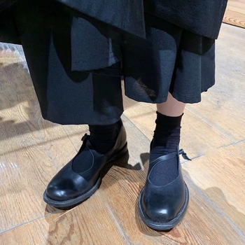 Mary Jane loaferi s okruglim vrhom, gornji dio od ovčje kože, niski potplat, jednobojni uzorak, studentski stil