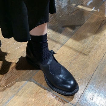 Mary Jane loaferi s okruglim vrhom, gornji dio od ovčje kože, niski potplat, jednobojni uzorak, studentski stil