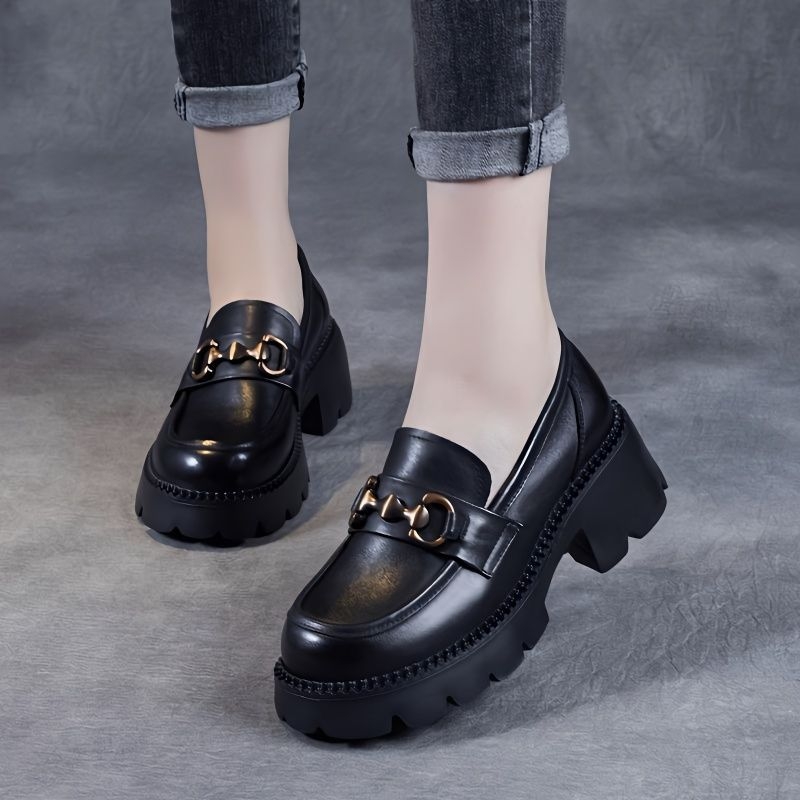Loafers – PU gornji dio, okrugli vrh, slip-on, debeli pet 3–5 cm, gumena potplata (britanski stil)