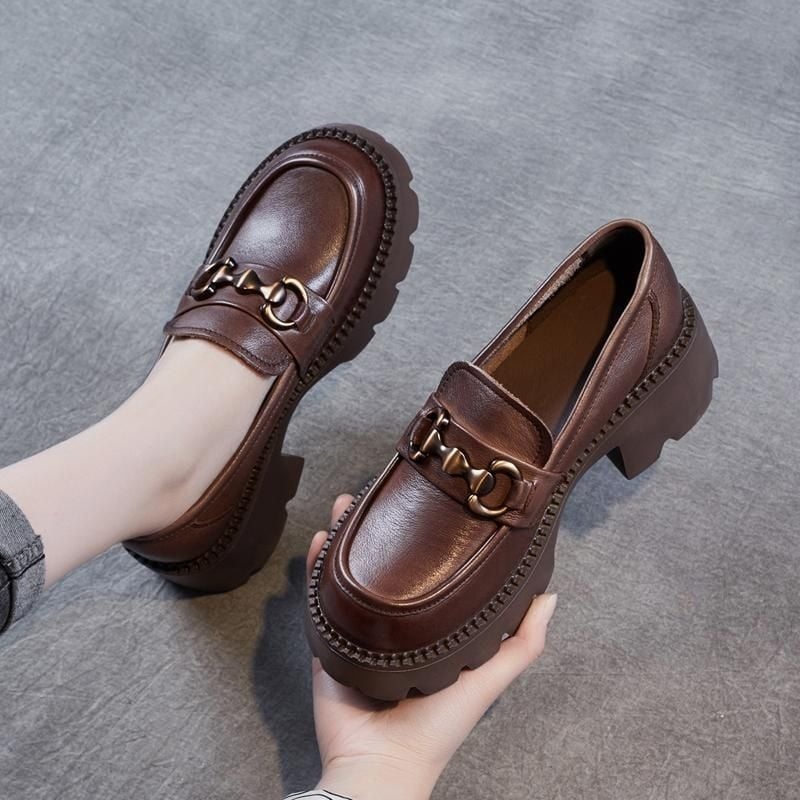 Loafers – PU gornji dio, okrugli vrh, slip-on, debeli pet 3–5 cm, gumena potplata (britanski stil)