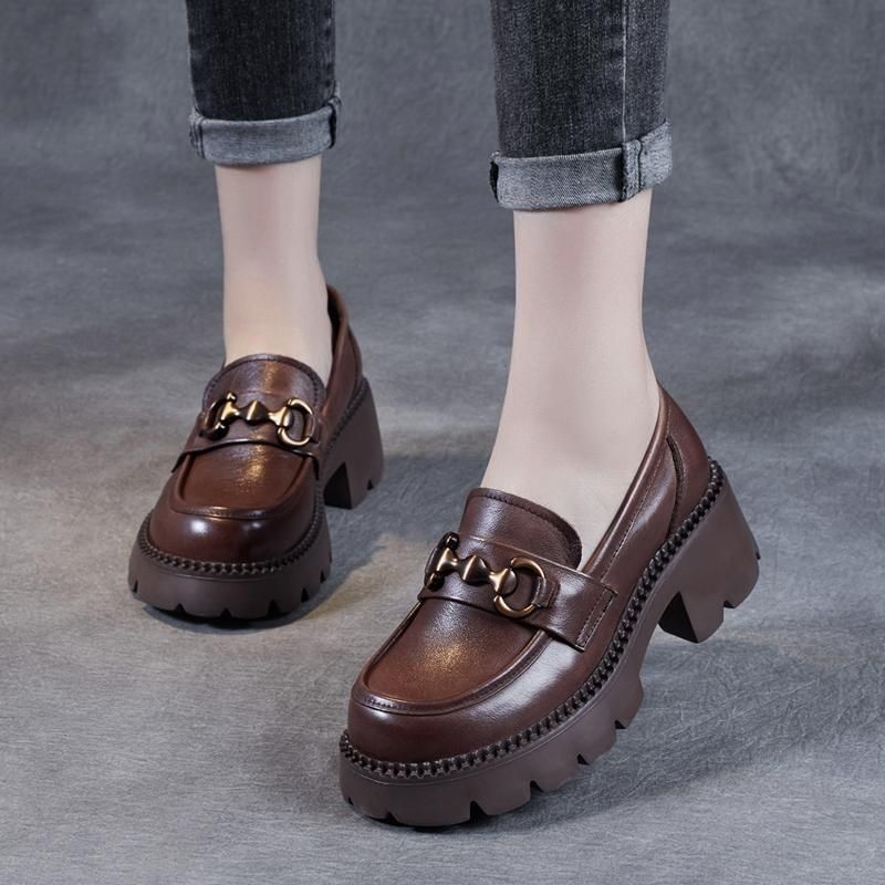 Loafers – PU gornji dio, okrugli vrh, slip-on, debeli pet 3–5 cm, gumena potplata (britanski stil)