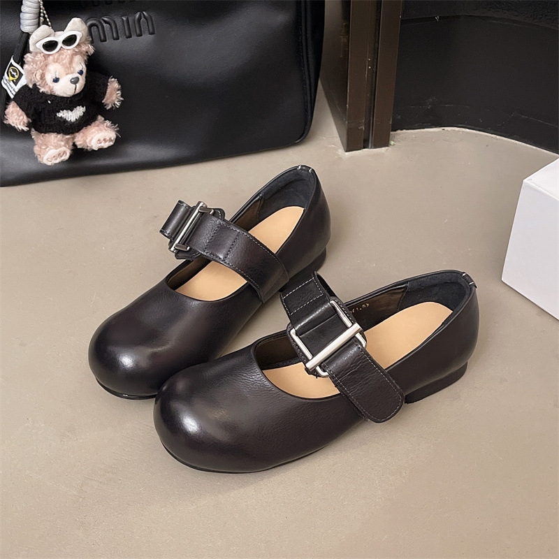 Ženske loaferice — gornji dio od konjske kože, Velcro zatvaranje, okrugla nosnica, niski pet 1–3 cm, podstava od prave kože