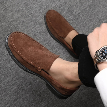 Muške casual cipele od suede s injekcijski oblikovanom plastičnom sole, dišuće i vodootporne, klin visine 3–5 cm
