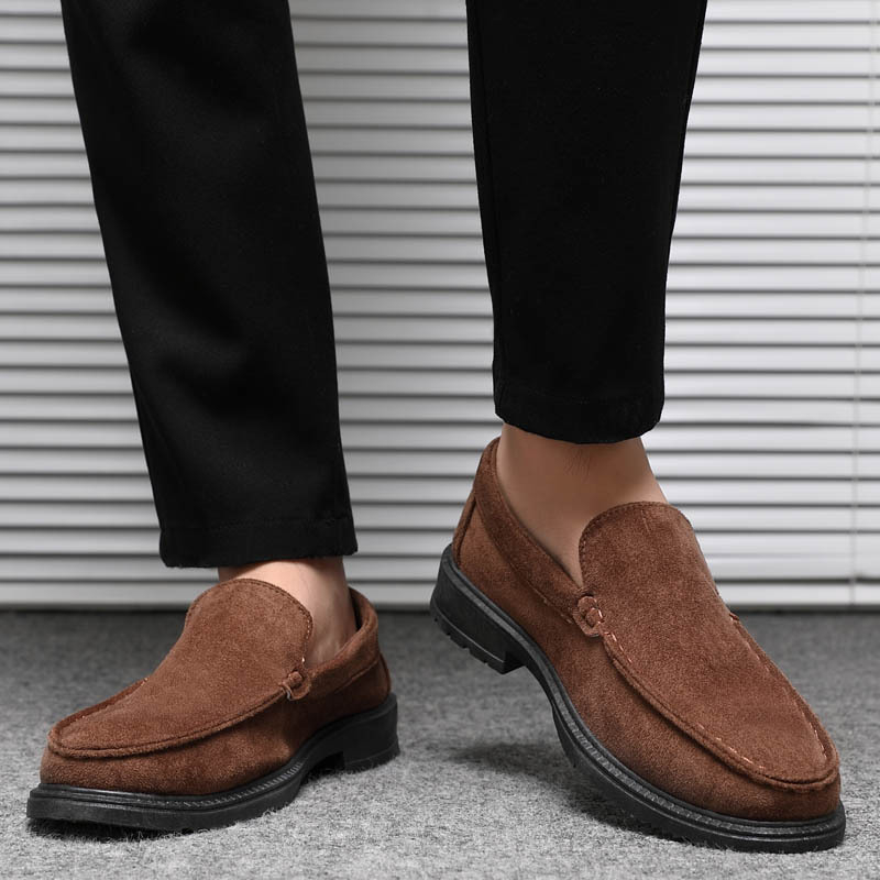 Muške casual cipele od suede s injekcijski oblikovanom plastičnom sole, dišuće i vodootporne, klin visine 3–5 cm