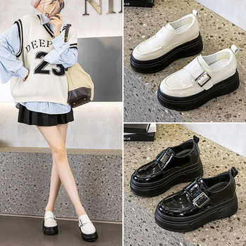 Loafers cu vârf rotund, toc de 3–5 cm, partea superioară cu suprafață statică, talpa din poliuretan, închidere Velcro