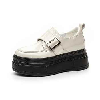 Loafers cu vârf rotund, toc de 3–5 cm, partea superioară cu suprafață statică, talpa din poliuretan, închidere Velcro