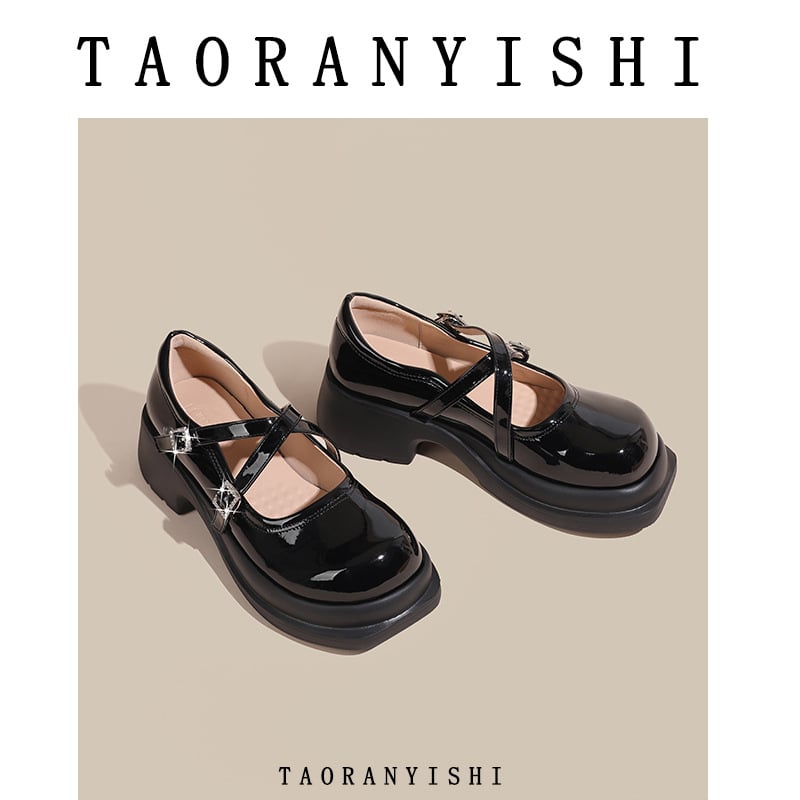 Ženske mokasine - okrugli vrh, gornji dio od mikrovlakna, srednje visina potpetice 3-5 cm, stil fakultetski/Mary Jane, potplat od pjene gume