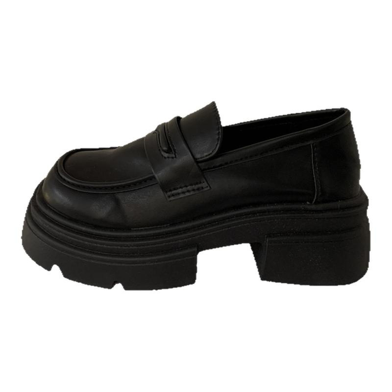Ženske loaferice s okruglim vrhom, debeli podplat s klinastim potpeticama 3–5 cm, PU gornji dio, gumena podstava, britanski street style za proljeće i jesen.