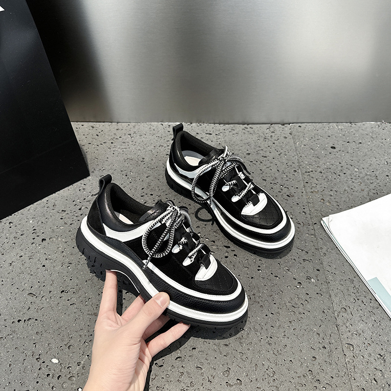 Ženske tenisice za svakodnevnu upotrebu s skrivenim 7 cm povećanjem visine, mrežasto gornje, debeli gumeni đon, prednje vezanje, okrugli vrh