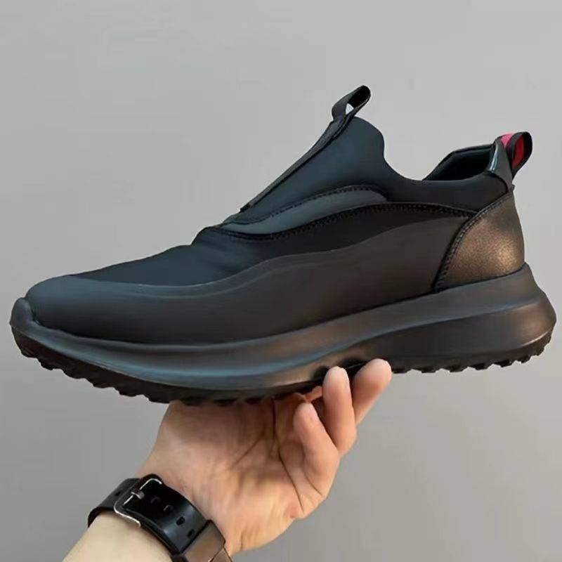 Muške slip-on tenisice, prozračni tekstilni gornji dio, nizak profil, okrugli vrh, plastična potplat, unutrašnjost od tekstila, pogodne za proljeće-ljeto-jesen